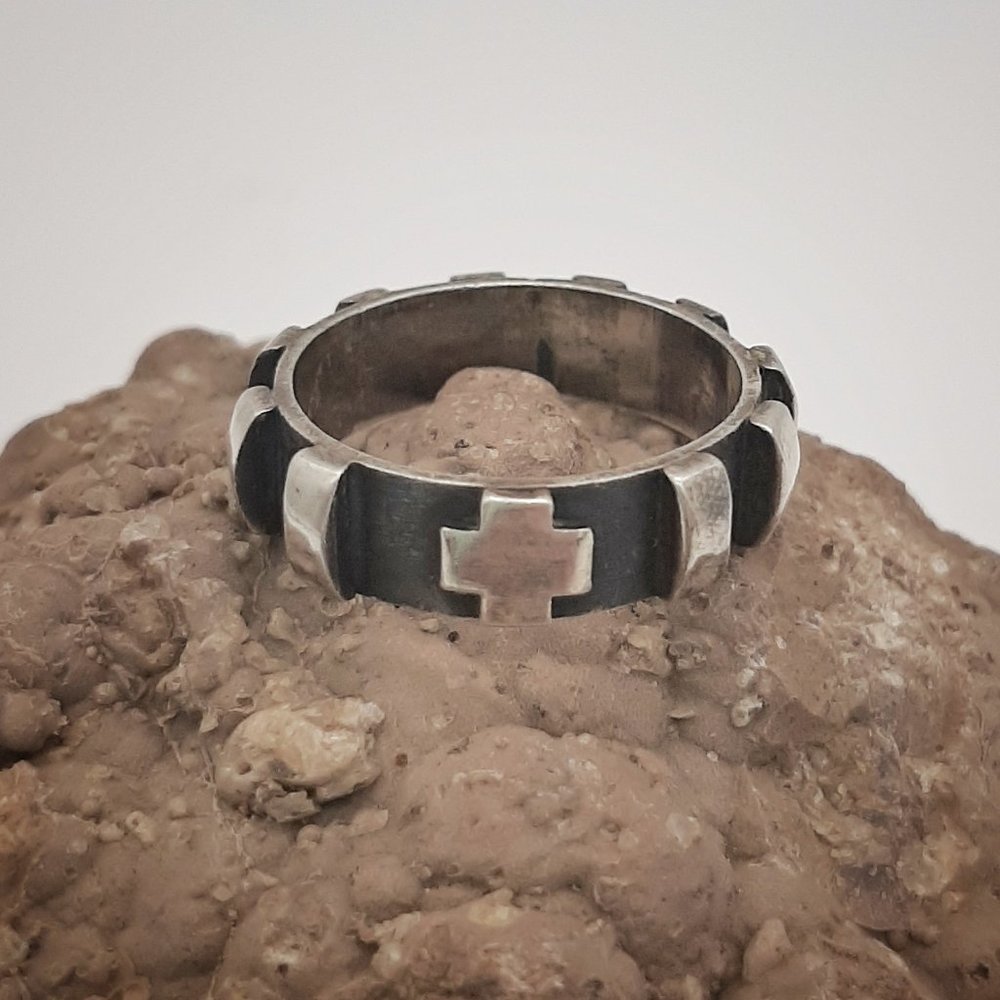Modernist Sterling Silver Swiss Cross 4mm Band - Picture 1 of 7